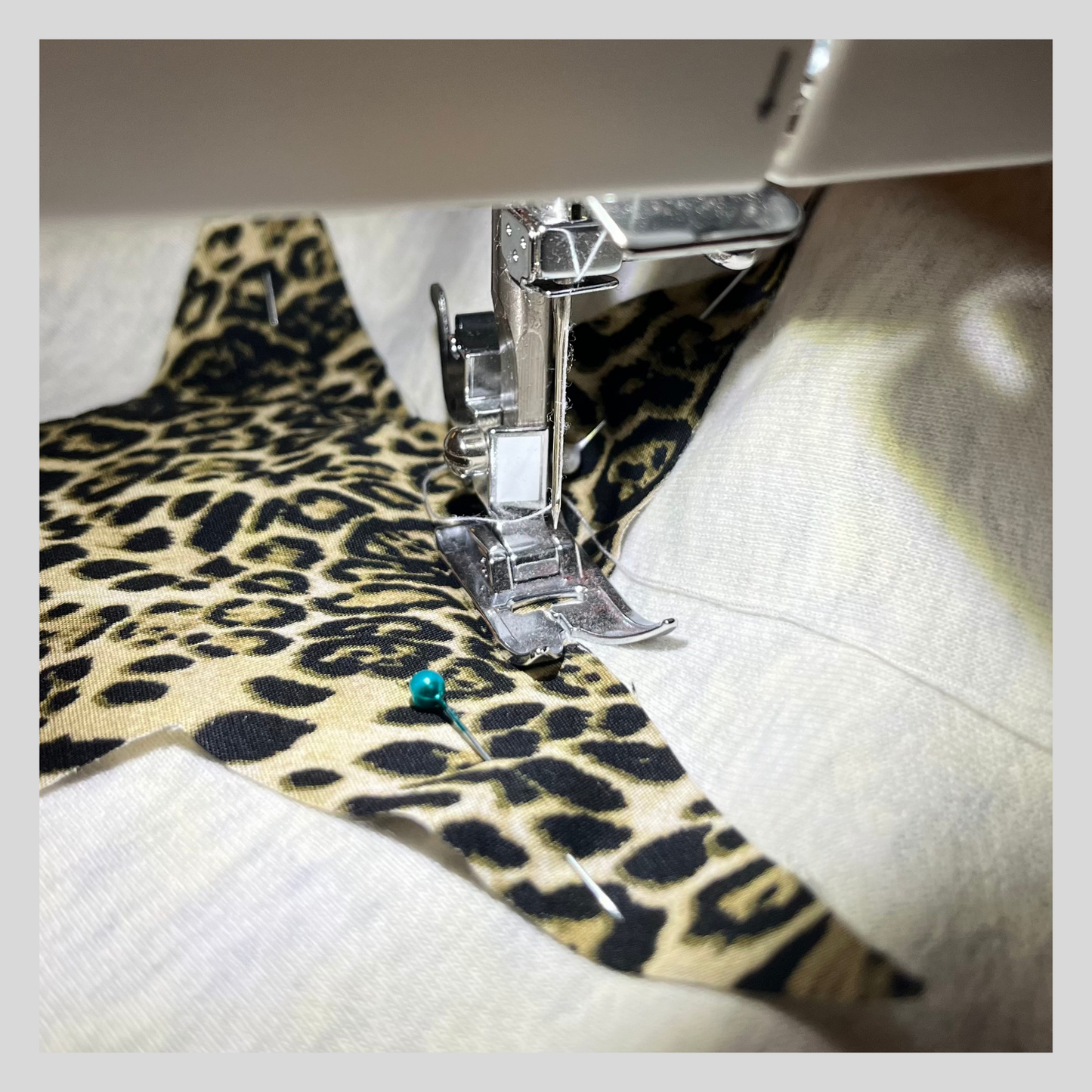 LEOPARD STAR-PATCH HOODIE